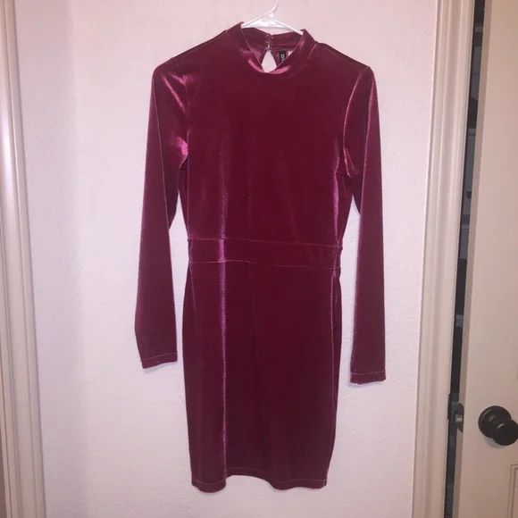 H&M | Dresses | Hm Pink Velvet Dress W Low Back Nwot | Poshmark H&M | Dresses | Hm Pink Velvet Dress W Low Back Nwot | Poshmark
